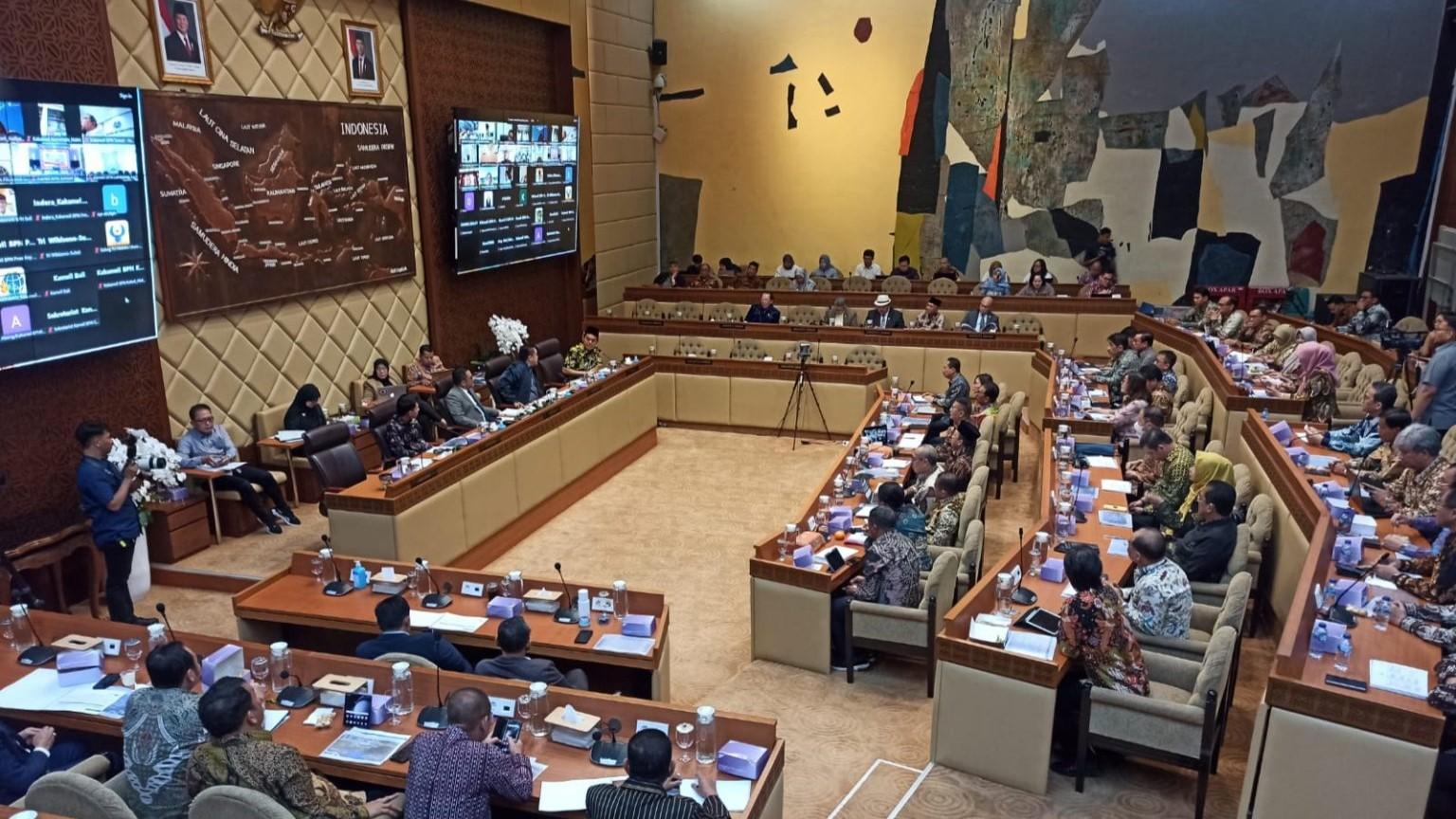 Wamendagri Bima Arya Hadiri RDP Bersama Komisi II, Bahas Persiapan Pilkada Serentak 2024