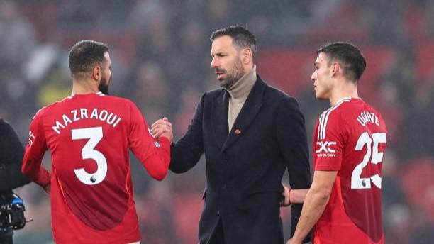 Ruud van Nistelrooy: Manchester United Tampil Profesional Usai Kalahkan Leicester City 3-0