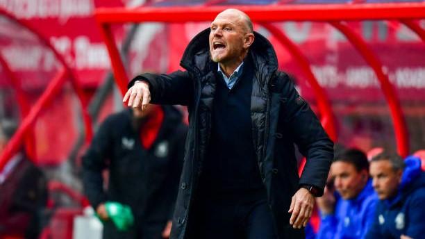 Pelatih FC Twente Kesal dengan Hasil Imbang Lawan Ajax Amsterdam