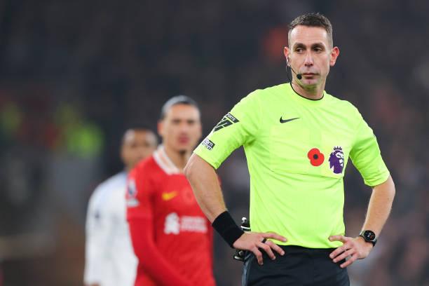 Wasit Liga Inggris Diskors Usai Video Kontroversial Terungkap