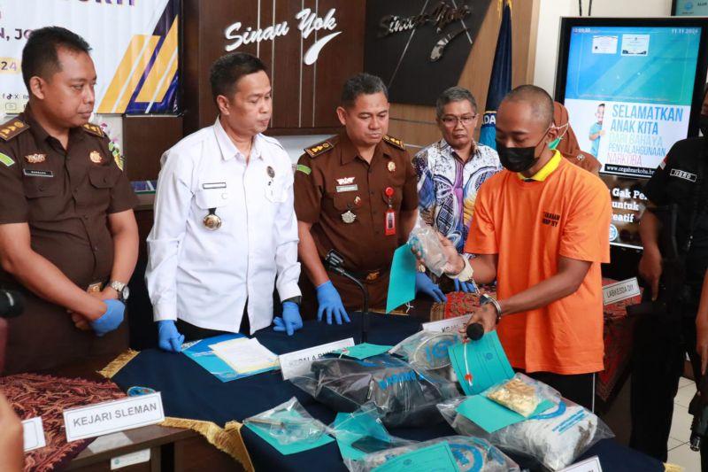 Pengedaran Ganja Modus Selai Roti di DIY Terungkap, Pelaku Ditangkap!