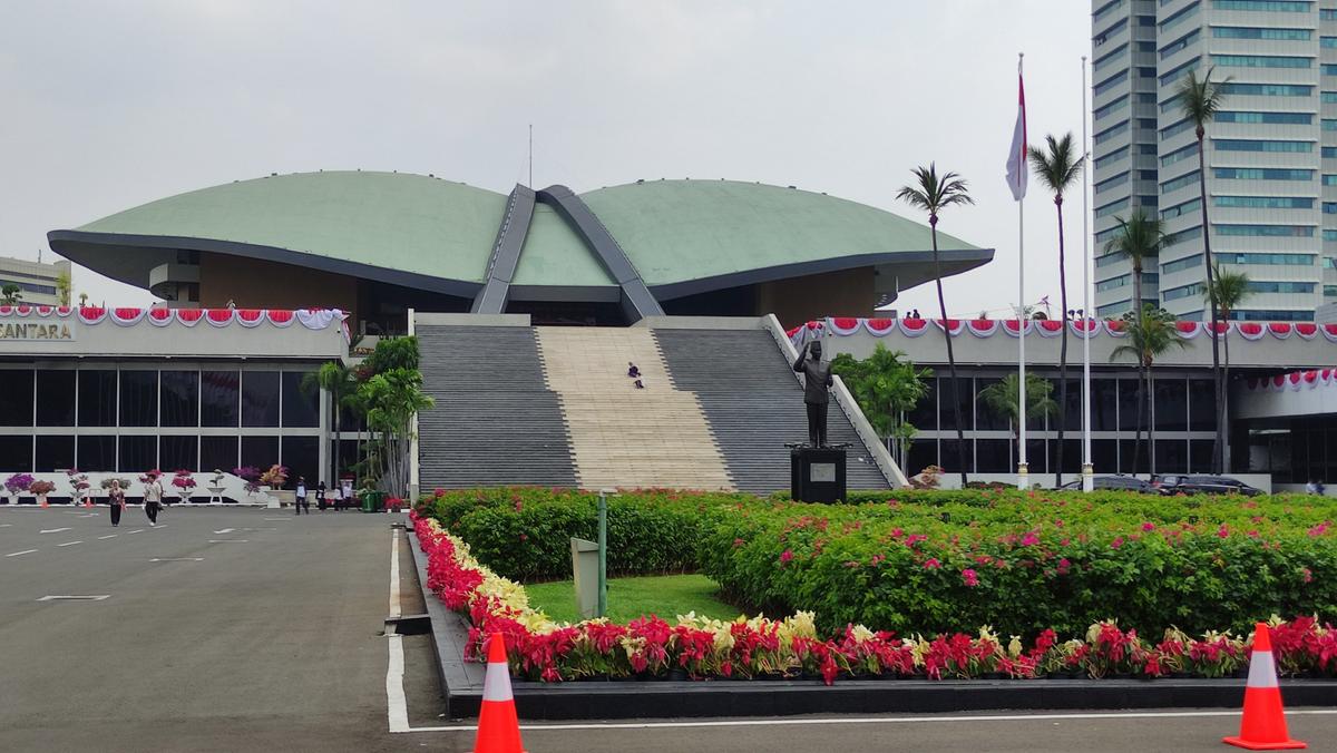 Revisi UU DKJ, Antisipasi Ketidakpastian Hukum Mengenai Nomenklatur Jabatan Gubernur dan Wakil Gubernur