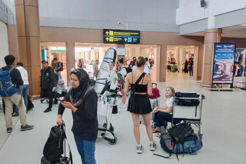 Letusan Lewotobi Lumpuhkan Semua Rute Penerbangan Bandara Lombok