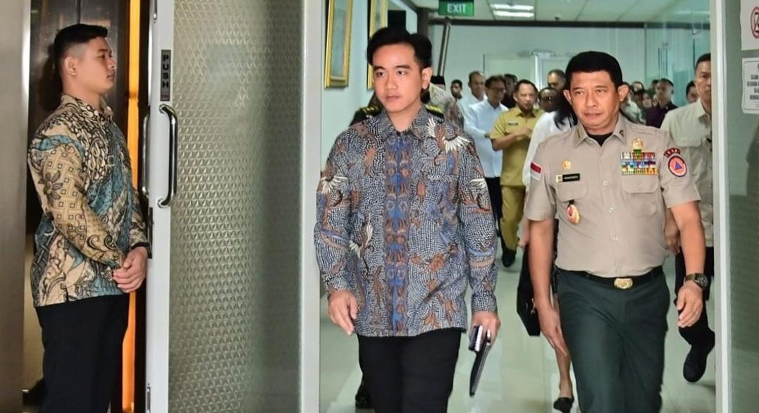 Pastikan Pemerintah Hadir, Wapres Pimpin Rapat Penanganan Erupsi Gunung Lewotobi