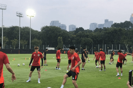 Latihan Timnas Jepang di Gelora Bung Karno: Wataru Endo dan Takumi Minamino Bergabung