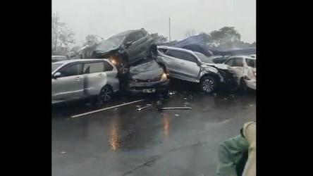 Polisi Ungkap Penyebab Kecelakaan Beruntun di Tol Cipularang: Kombinasi Berbagai Faktor
