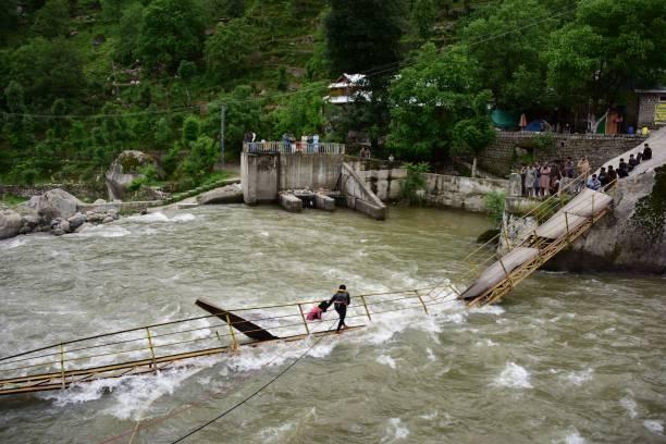 Jembatan Gantung Ambruk, Akses Dua Kecamatan di Lebak Terhambat