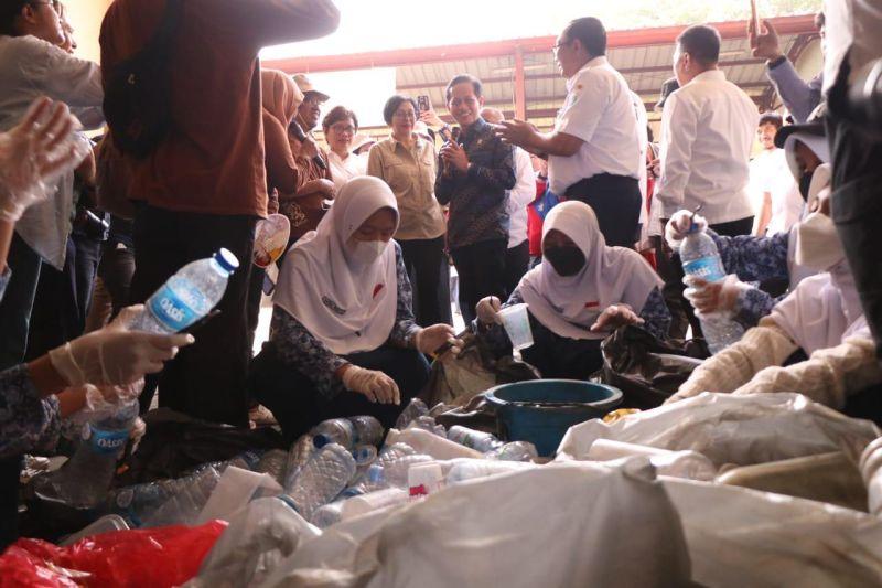 DKI Wajibkan Warga Pilah Sampah Agar Bebas Retribusi