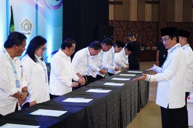 Menteri hingga Semua Dirjen di Kemenag Tandatangani Pakta Integritas