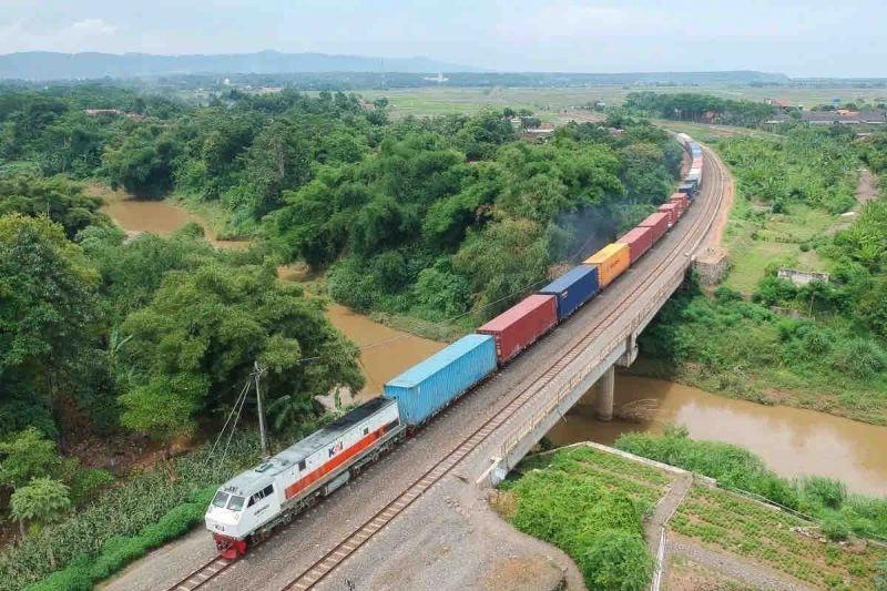 Dukung Distribusi Logistik, KAI Angkut 4,8 Juta Ton Peti Kemas hingga Oktober 2024