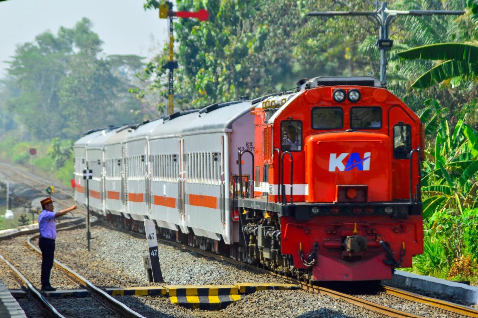 Jadi KA Dengan Rute Terpanjang Sumatera, KA Rajabasa Aangkut 530.834 Penumpang hingga Oktober 2024
