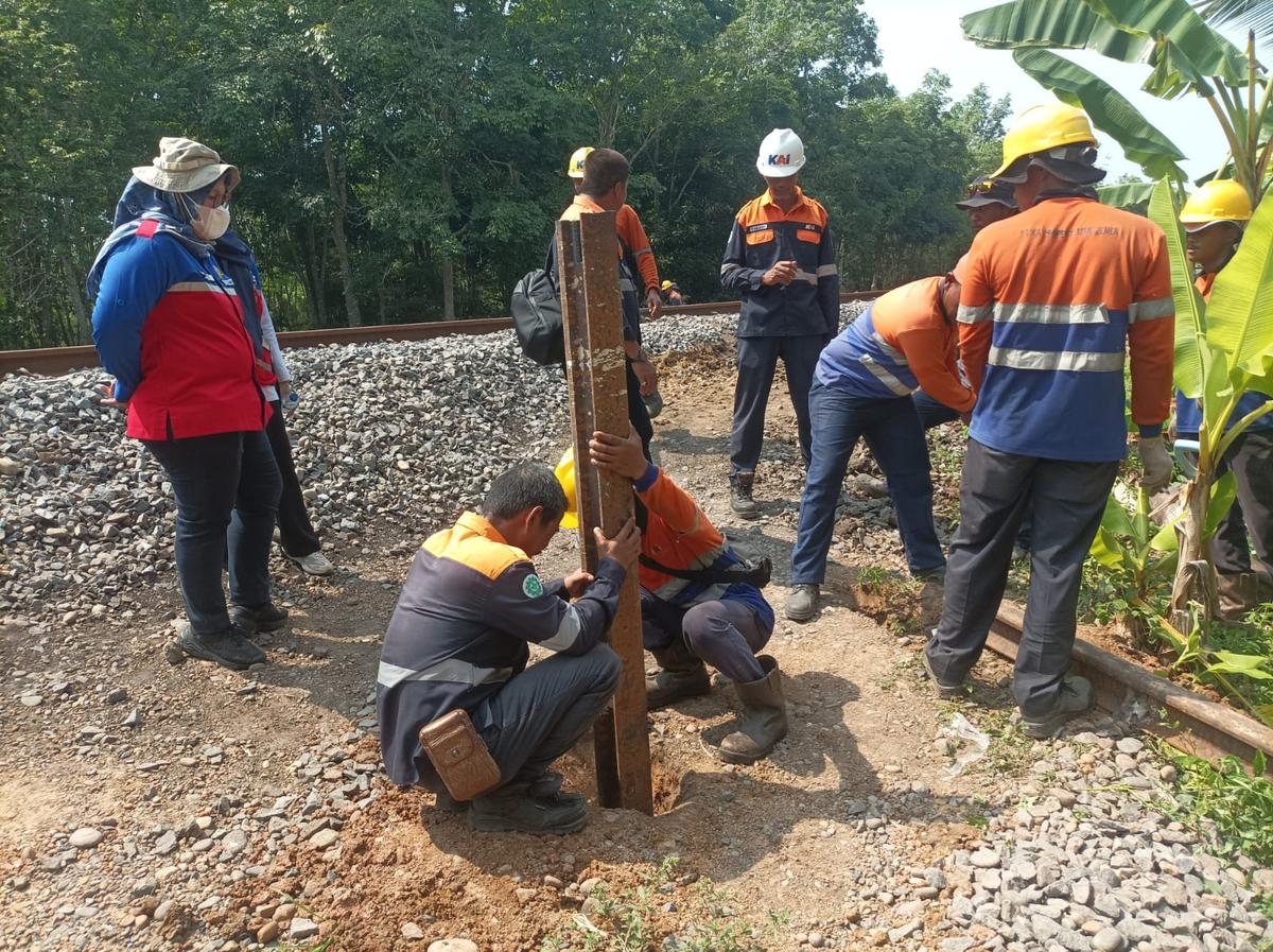 KAI Ingatkan Masyarakat Tidak Membuka Kembali Perlintasan Liar yang Ditutup Demi Keselamatan