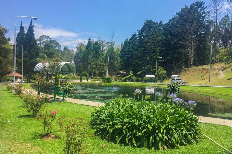 Destinasi Wisata di Indonesia yang Ramah Lansia
