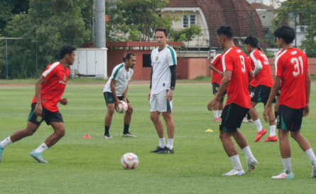 Paul Munster Siapkan Strategi Baru untuk Hadapi Persija di Liga 1