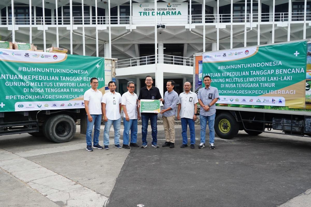 Petrokimia Gresik Kirimkan Bantuan untuk Korban Erupsi Gunung Lewotobi Laki-Laki