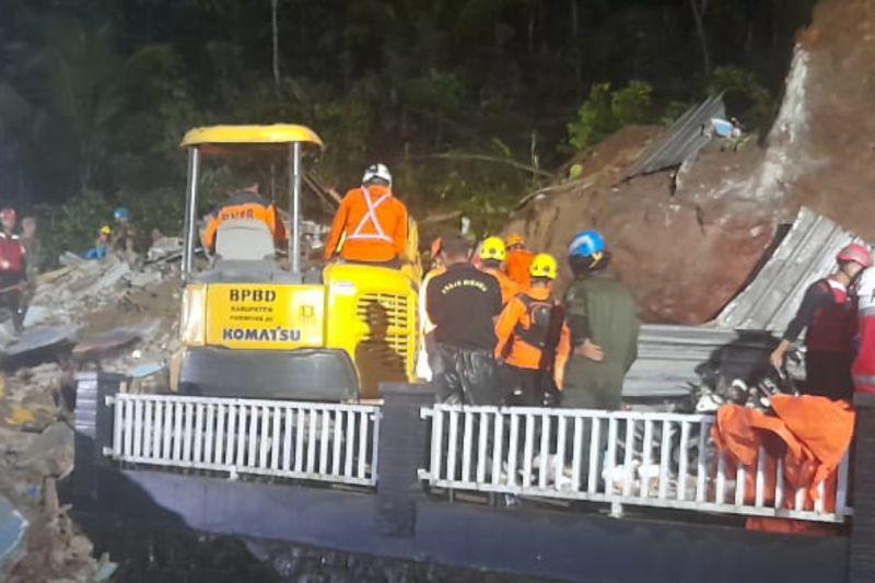 4 Orang Sekeluarga Tewas Tertimbun Longsor di Purworejo