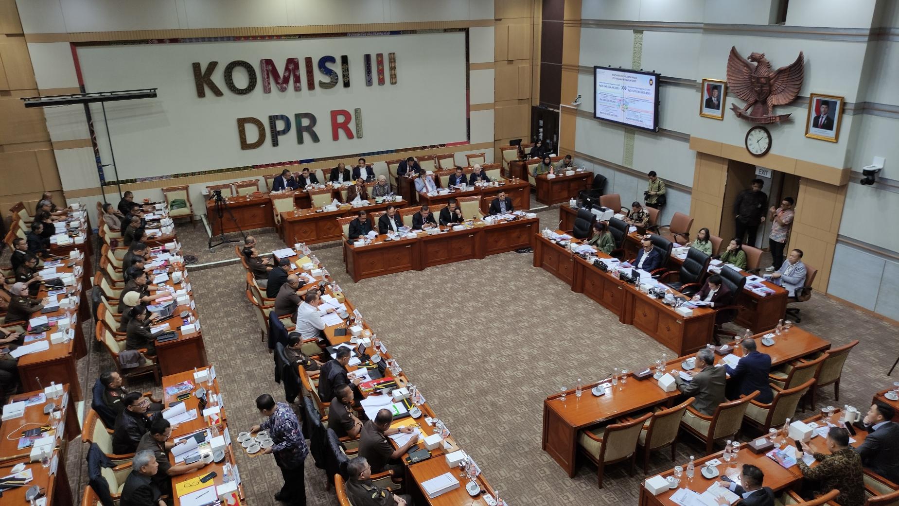 Hari Ini, Komisi III Gelar Pleno Penetapan Pimpinan dan Dewas KPK