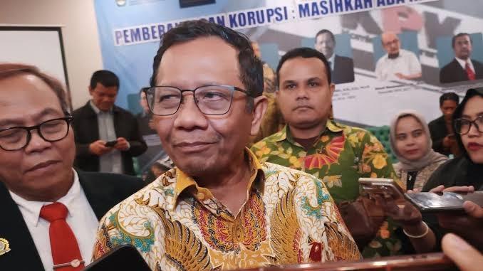 Mahfud MD Pertanyakan Komitmen Presiden Prabowo Berantas Korupsi