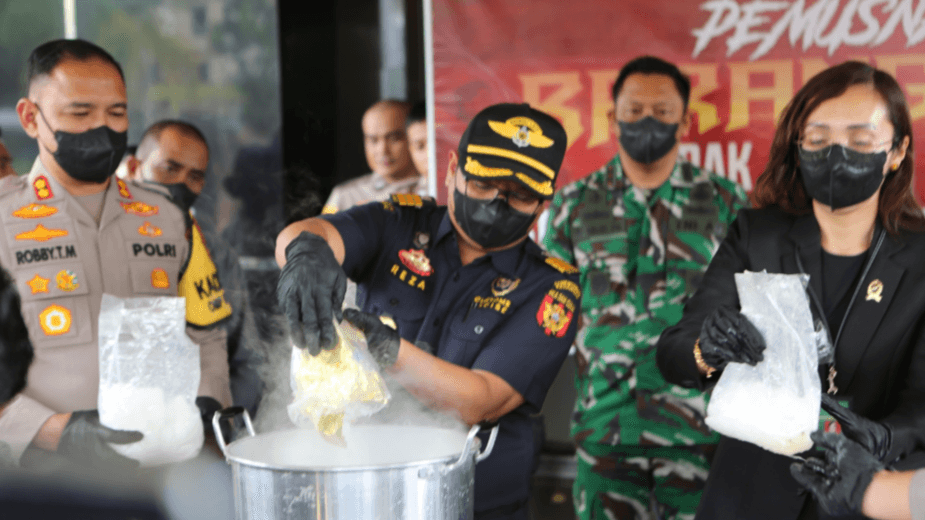 Bea Cukai dan Polri Musnahkan 400 Gram Sabu dan 210 Butir Ekstasi di Karimun
