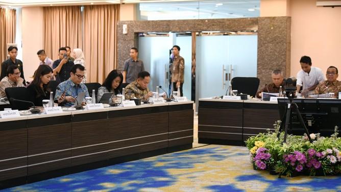 Jelang Nataru, Komdigi Gandeng Operator Telekomunikasi Tingkatkan Kapasitas Internet
