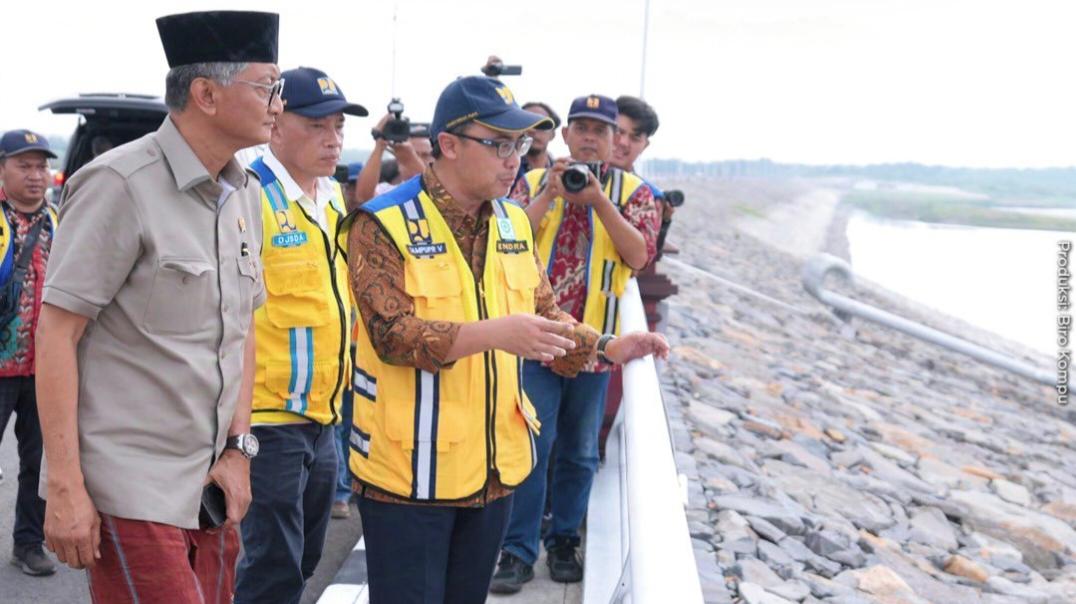 Kementerian PU Bangun Saluran Irigasi Semantok Kiri