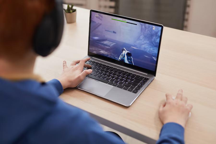 Apa yang Terjadi Kalau Laptop Spek Rendah Dipakai Main Game Berat? Yuk Simak!