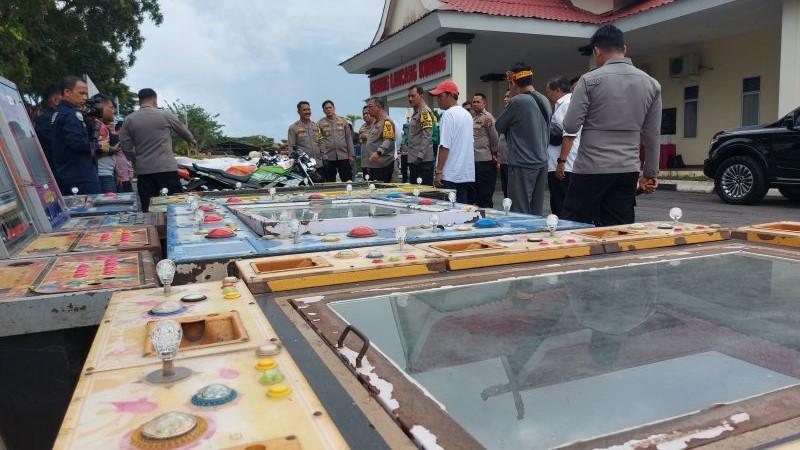Polisi Ungkap Modus Baru Promosi Judi Online Targetkan Komunitas Motor, Pasang Stiker Situs