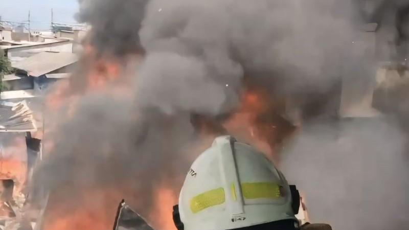 Kebakaran 40 Rumah di Jatinegara Diduga dari Api Kompor Gas