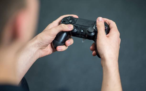 Sony Kembangkan Konsol Genggam Baru untuk Bersaing dengan Nintendo Switch