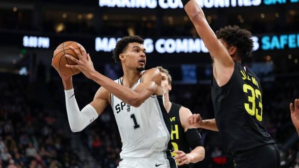 Victor Wembanyama Memimpin San Antonio Spurs Kalahkan Utah Jazz 128-115 di NBA Cup