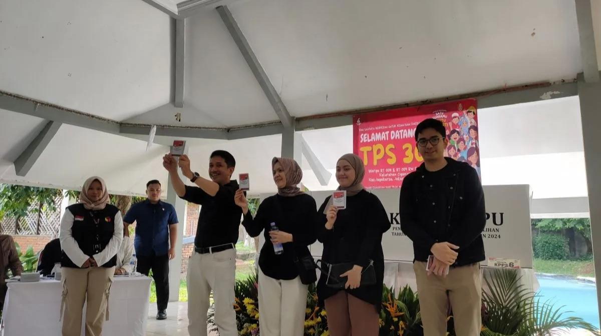 Dharma-Kun Pantau Hitung Cepat dari Posko Pemenangan