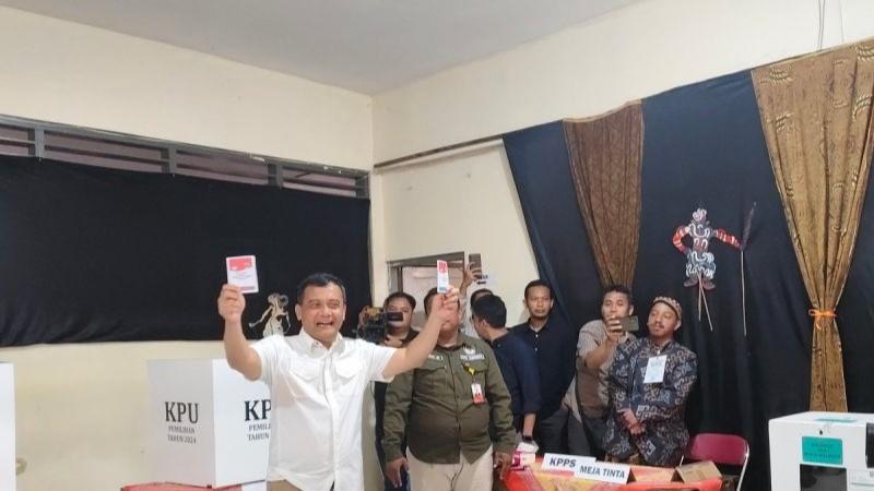 Ahmad Luthfi Serahkan Hasil Suara Pilkada 2024 pada Masyarakat