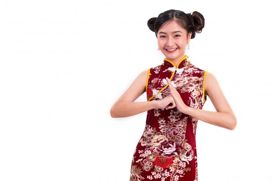 Cheongsam: Sejarah, Perkembangan, dan Makna Budaya