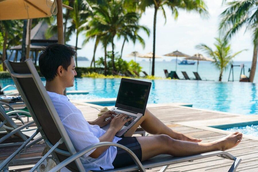 5 Tips Sukses Workcation Agar Tetap Produktif