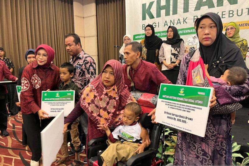 Kemensos Gelar Khitan Massal Gratis untuk Anak Disabilitas di Surabaya