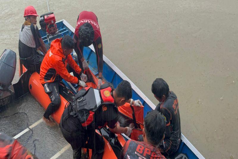 Warga Hilang Terseret Arus saat Nyebrang Sungai Tommo di Mamuju Ditemukan Tewas