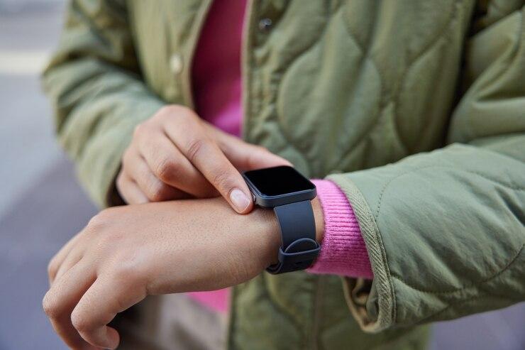 Cara Menghubungkan Smartwatch Olahraga ke Ponsel