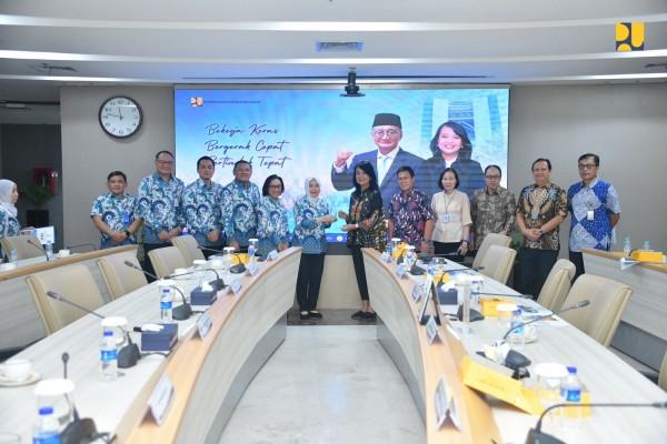 Wamen Diana Gaet Kepala BMKG, Bahas Mitigasi Bencana Hidrometeorologi untuk Kelancaran Arus Nataru