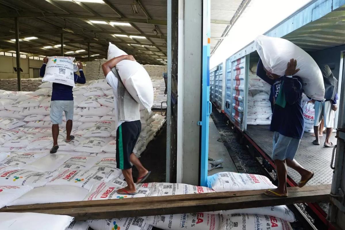 Pupuk Indonesia Menyalurkan 6,6 Juta Ton Pupuk Bersubsidi untuk Mendukung Musim Tanam