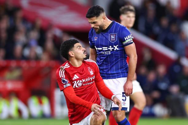 Kapten Ipswich Town Tolak Menggunakan Ban Kapten Pelangi di Liga Inggris
