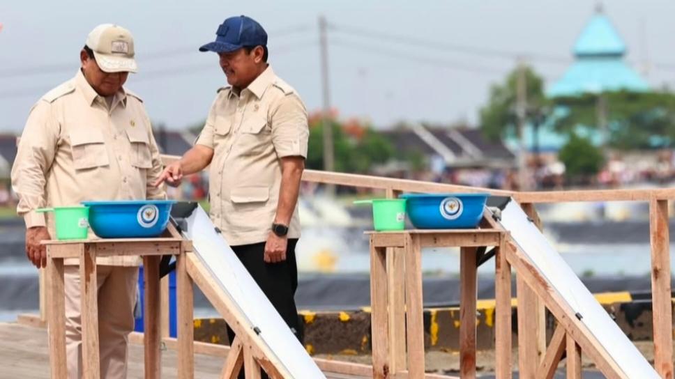 Presiden Prabowo Tinjau Kawasan Balai Layanan Usaha Produksi Perikanan Budidaya Karawang