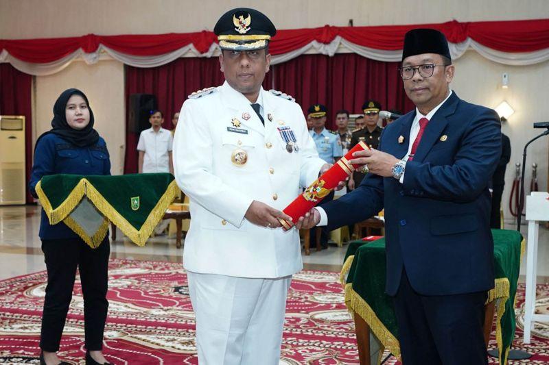 Gubernur Riau Lantik Roni Rakhmat Sebagai Pj Wali Kota Pekanbaru, Gantikan Risnandar yang Terkena OTT KPK