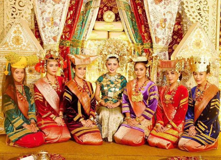 Resiko Menikah dengan Orang Padang: Mitos, Fakta, Tantangan dan Solusi