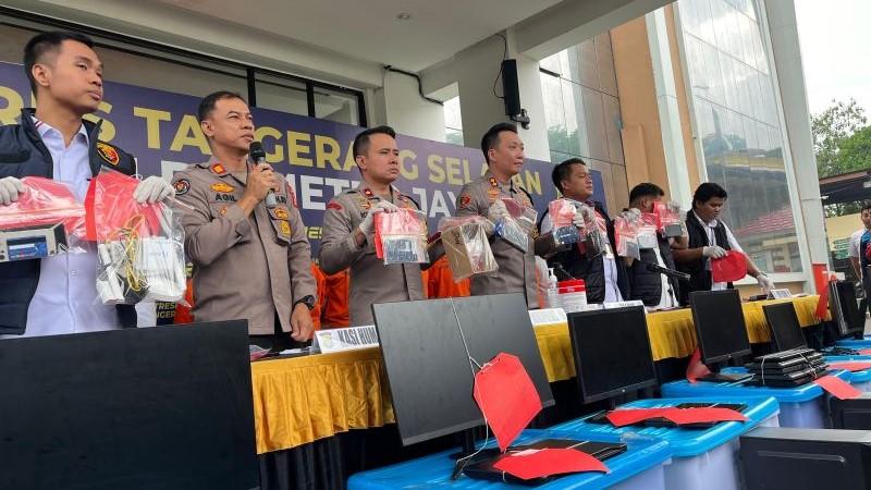 Judi Online 'Djarum Tato' Beromzet Rp2 Miliar Terbongkar, 7 Orang Ditangkap