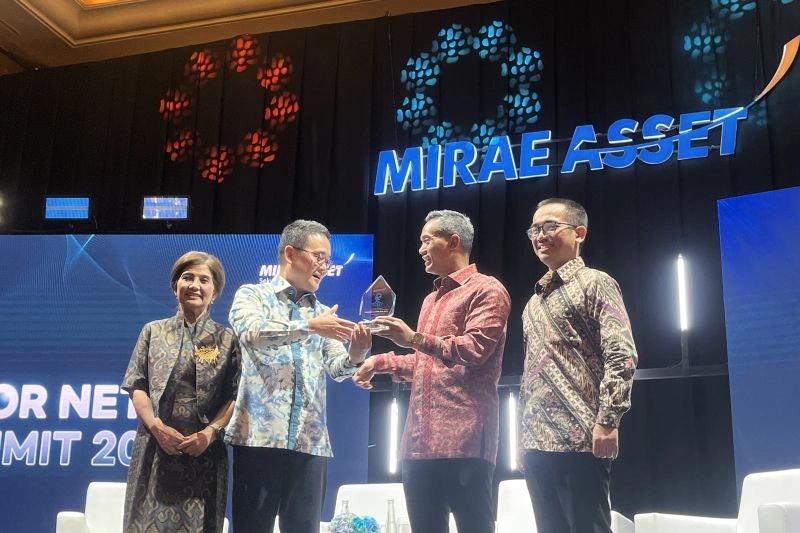 IHSG Diteropong Gapai 8.000 di Tengah Potensi Perang Dagang 2025