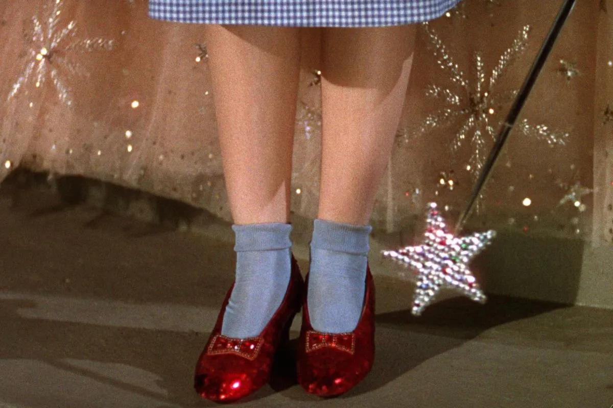 Sepatu Judy Garland dari "The Wizard of Oz" Dilelang Rp444 Juta