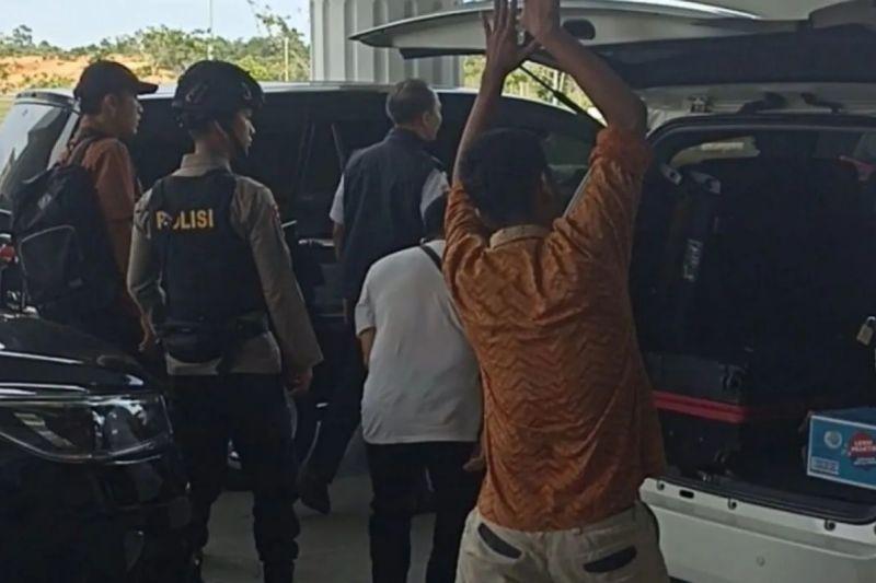KPK Geledah Kantor Dishub dan Kesbangpol Pekanbaru Terkait Kasus Korupsi