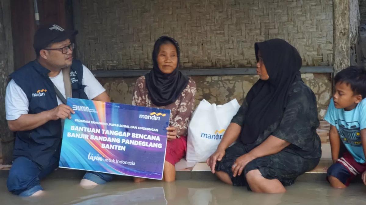 Bank Mandiri Salurkan Bantuan untuk Korban Banjir Jawa Barat dan Banten
