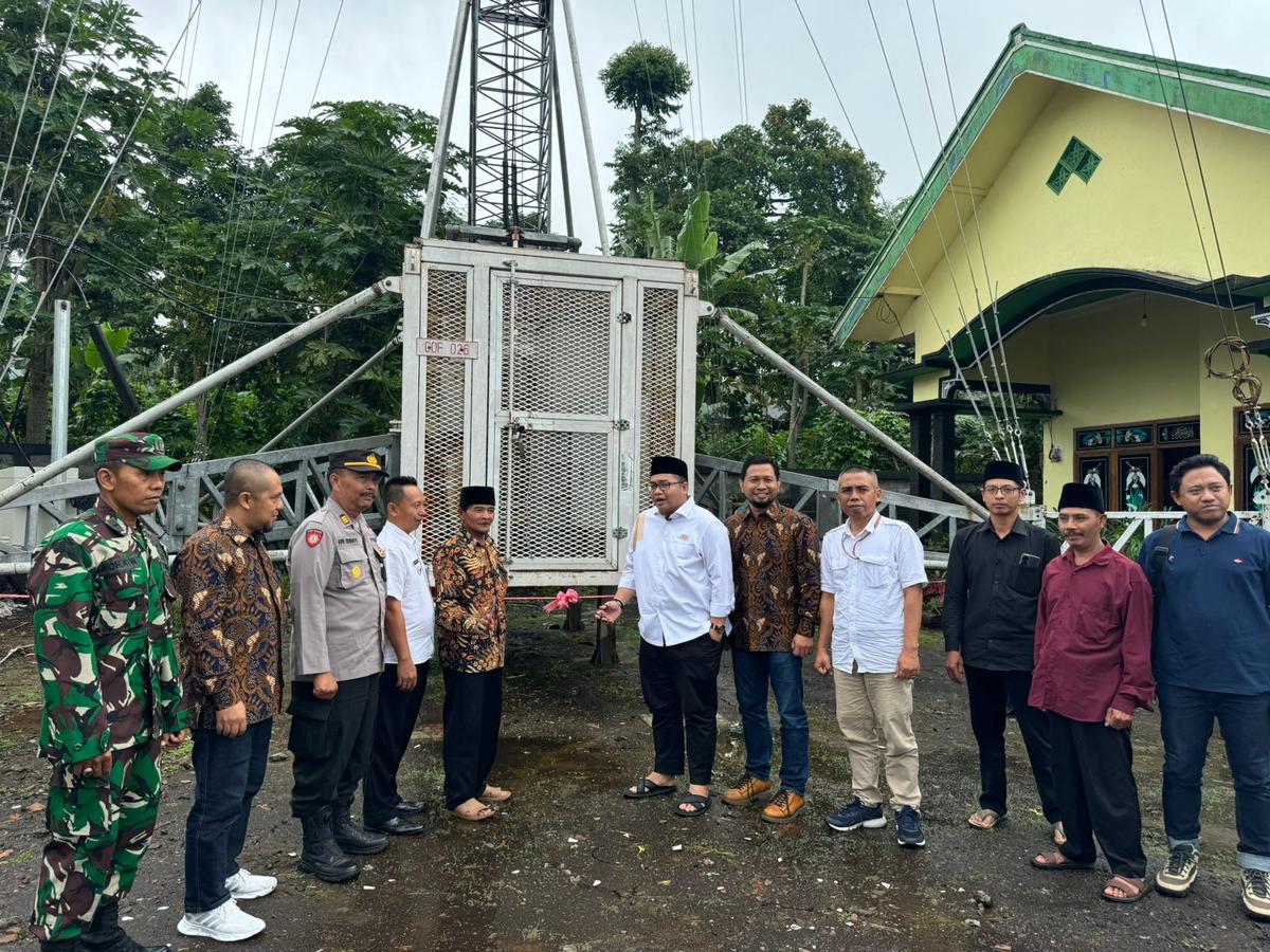 Gercep! Kawendra Lukistian Resmikan Combat BTS Telkomsel di Lumajang