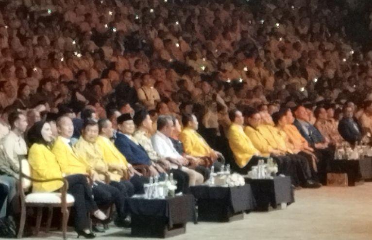 Puan Maharani Hadiri HUT Ke-60 Golkar, Duduk Berdampingan dengan Prabowo dan Gibran
